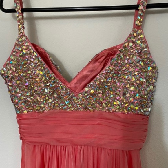 Le Femme dress Size Zero - Picture 3 of 6